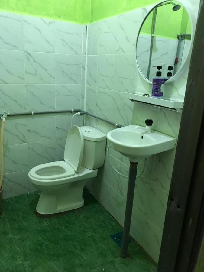 Perhentian Hazipah Hotel Kampong Pasir Hantu Eksteriør billede